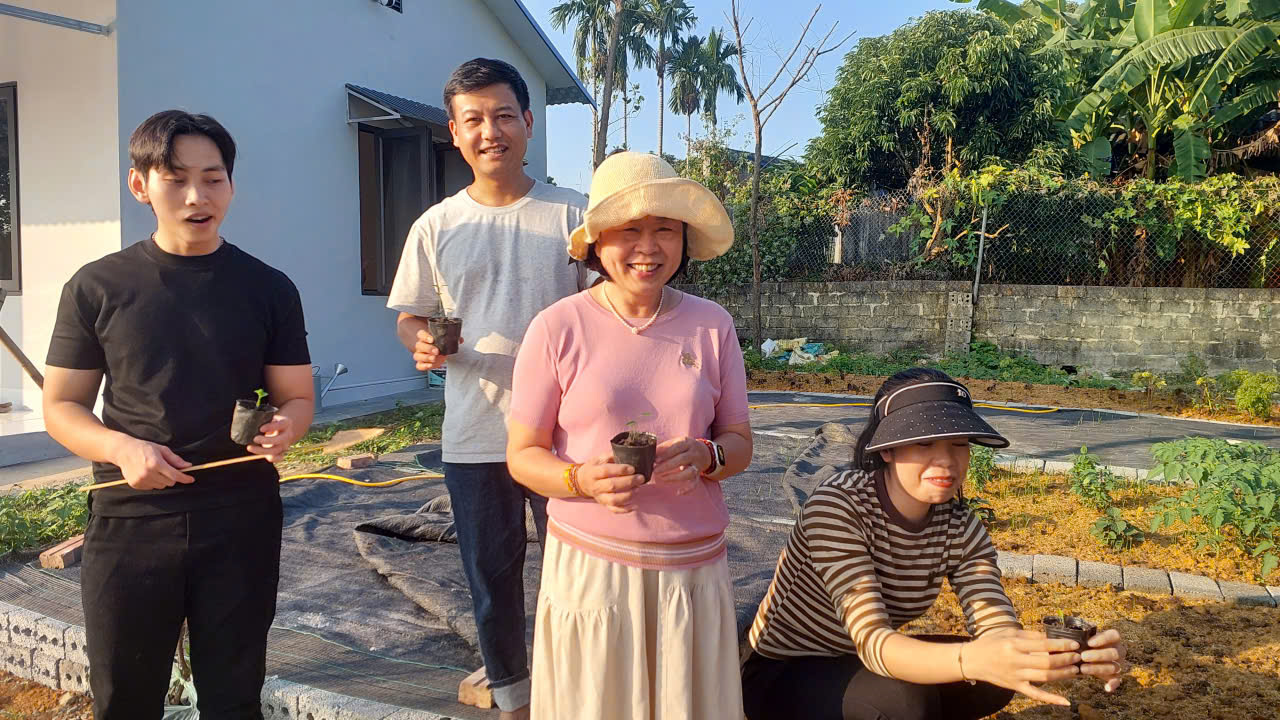 z7352189459801 a0e6264a7e79565610bf69998015640a